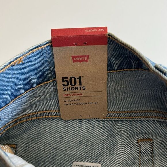 Levi's Women's 501 Original Shorts Distressed,   Blue, size 31, NWT - Picture 8 of 9